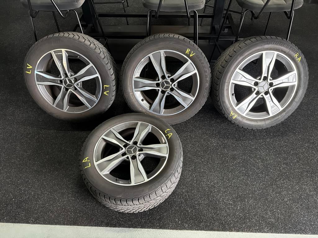 Mercedes  C-Klasse E-klasse vito  met Winterbanden - 17 inch, Gebruikt, Banden en Velgen, 17 inch, Personenwagen