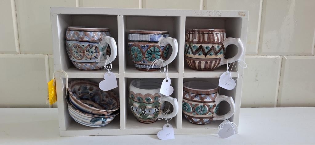 6 vintage handgemaakte bekers, keramische mokken, koppen, Huis en Inrichting, Keuken | Servies, Zo goed als nieuw, Kop(pen) en/of Schotel(s)