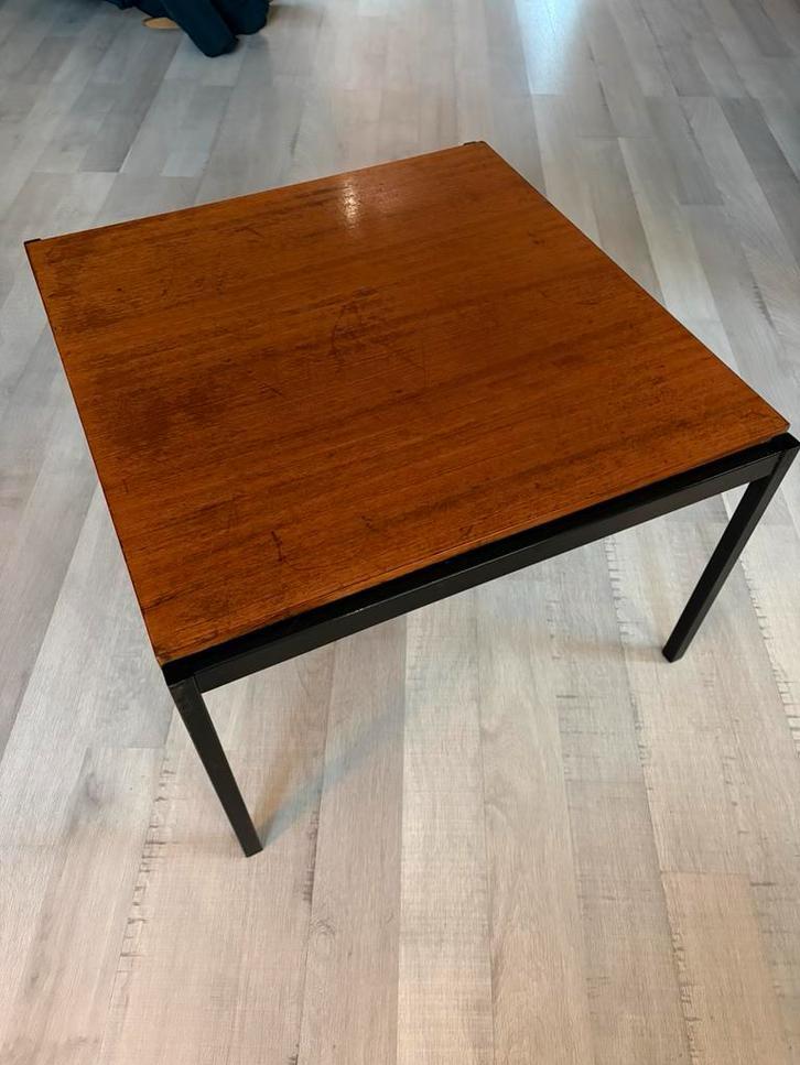 Vintage bijzettafeltje met zwart onderstel, Ophalen, Minder dan 55 cm, Zo goed als nieuw, 60 cm of meer