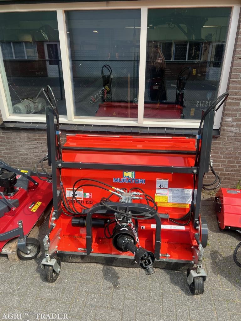 Muratori MT31RH-130 klepelmaaier met hoog lossende opvangbak, Muratori, Info@vanvijfeijkenmechanisatie.nl, Wilhelminstraat 22b