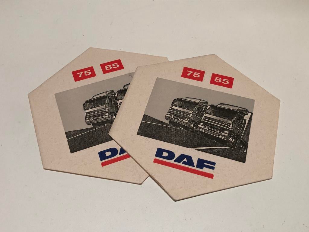 Twee bierviltjes DAF 75 - 85 serie, Verzamelen, Automerken, Motoren en Formule 1, Ophalen of Verzenden, Nieuw, Auto's