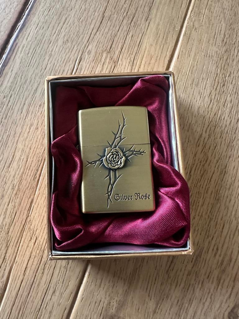 Nieuwe Deltasun Silver Rose Aansteker, Ophalen of Verzenden, Nieuw, Aansteker