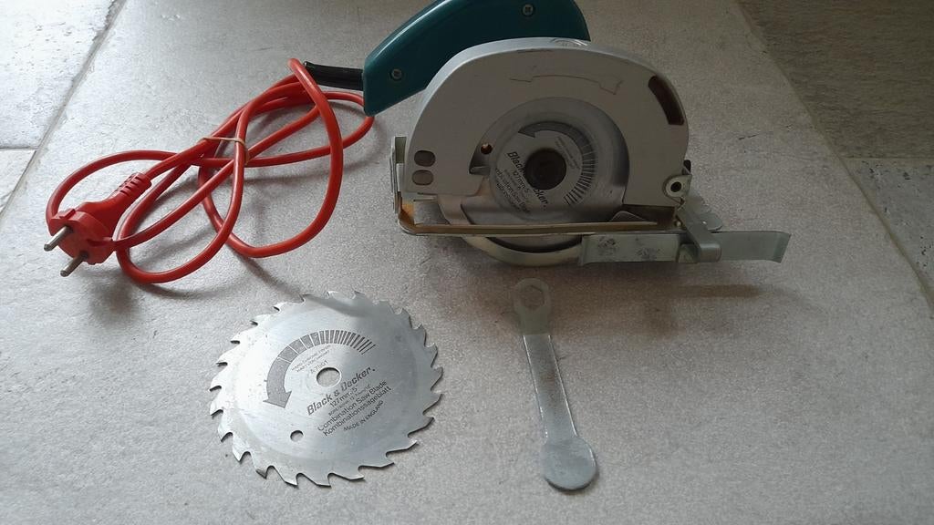 Black & Decker DN55 Handcirkelzaag, Gebruikt, Cirkelzaag, Ophalen of Verzenden, 30 tot 70 mm