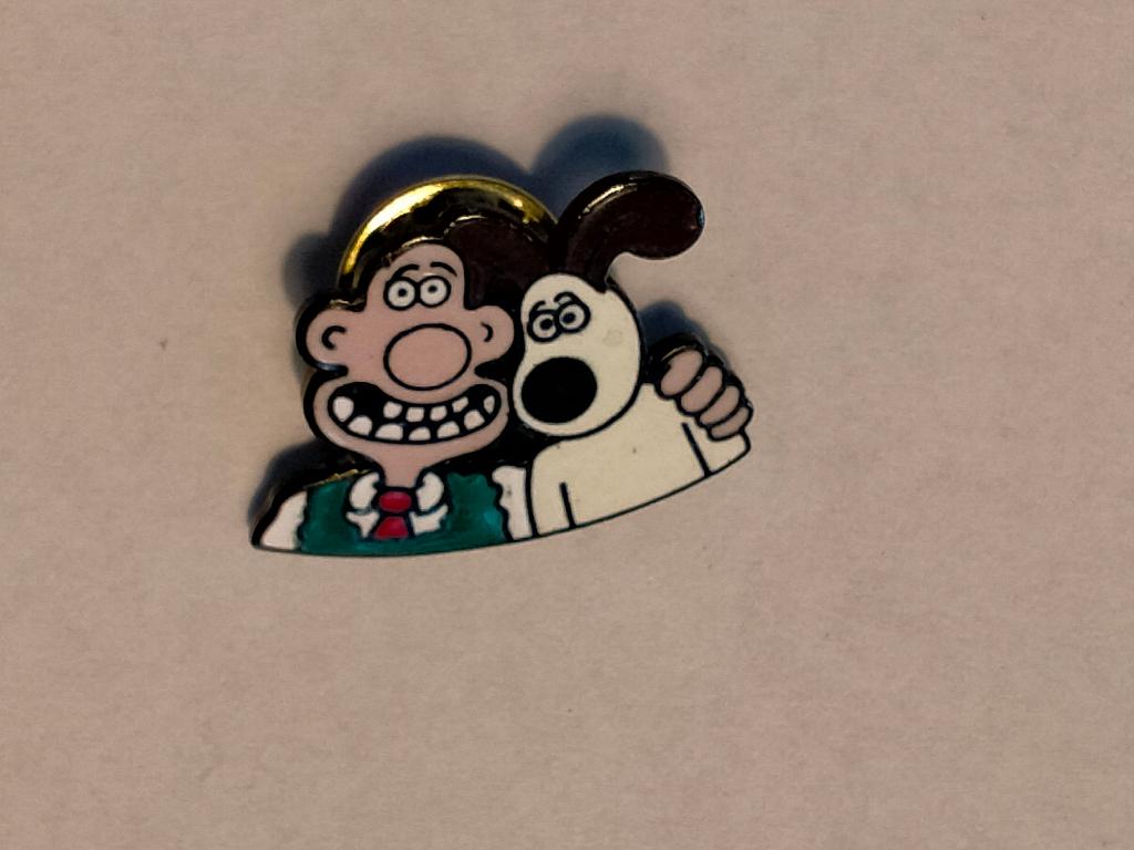 Wallace en Gromit tv strip hond tekenfilm figuur pin logo, Verzamelen, Ophalen of Verzenden, Zo goed als nieuw