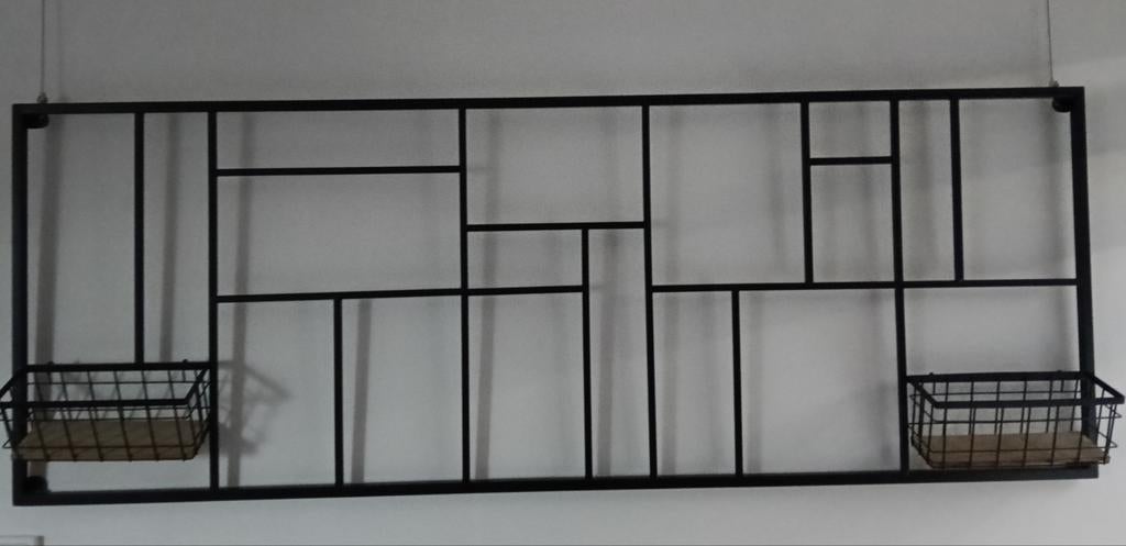 Stalen wandrek met bakjes en knijpers, Ophalen, Zo goed als nieuw