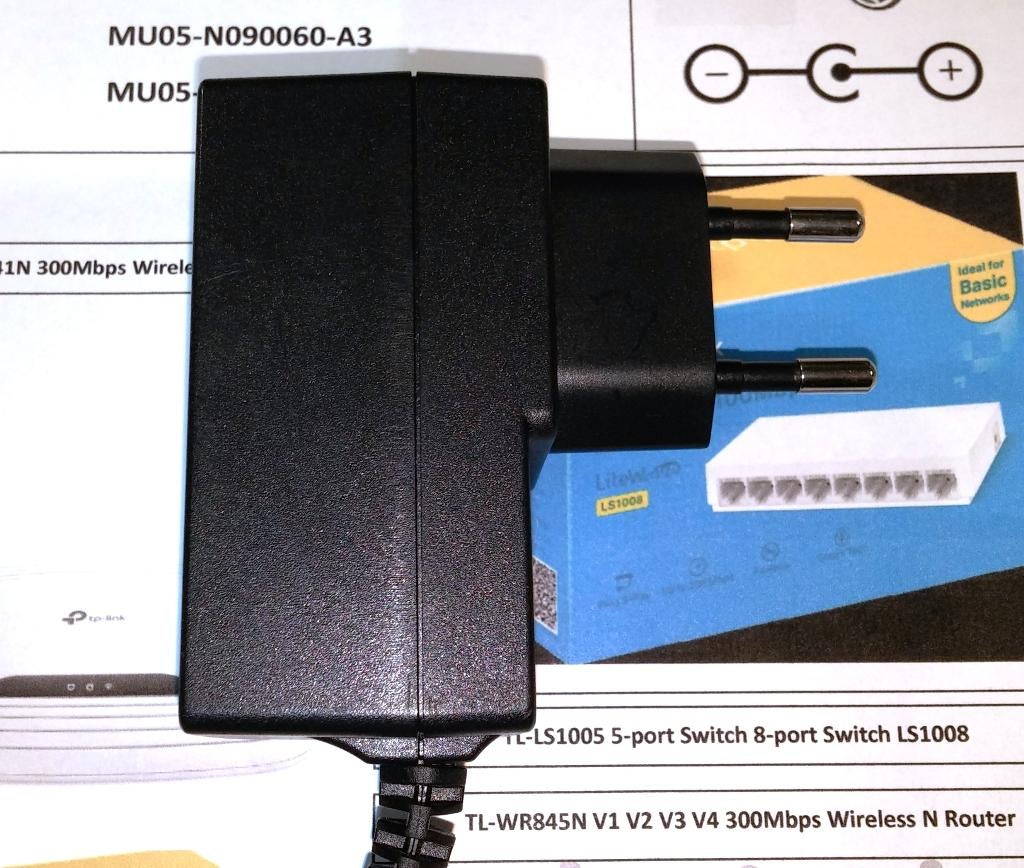 Leader TP-Link MU05-N090060-C5 9V 0.6A 6W AC Adapter Oplader, Ophalen of Verzenden, Zo goed als nieuw