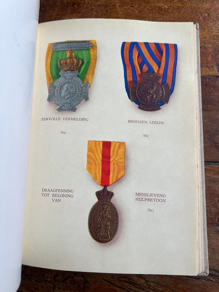 Nederlands KNIL KL voorschrift medaille etc prachtige platen, Verzenden, Nederland, Boek of Tijdschrift