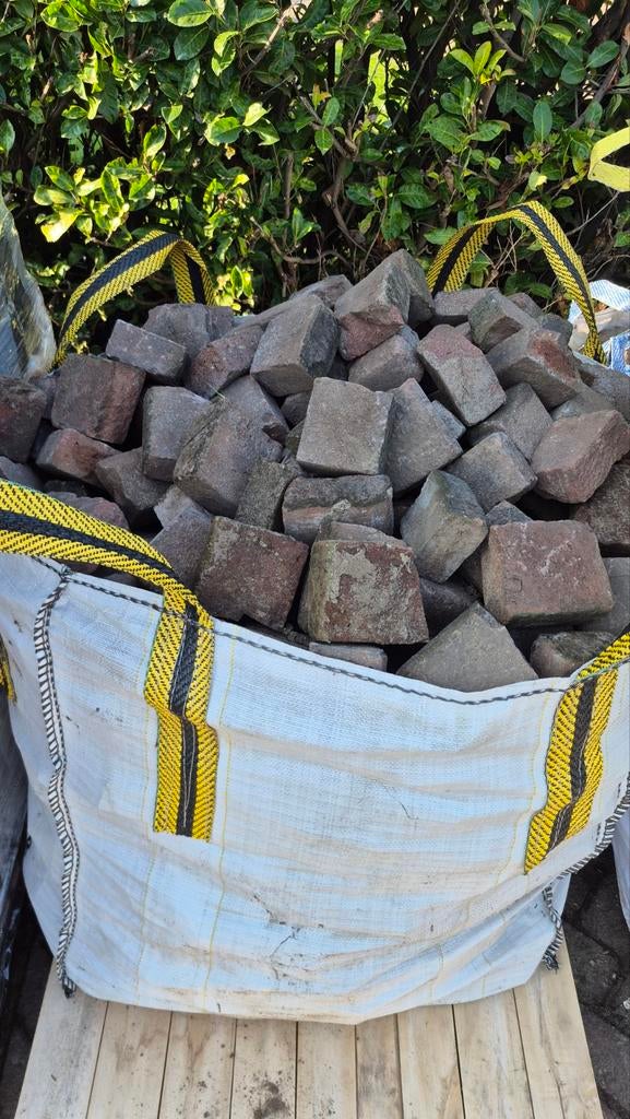BIGBAG VOL HALVE WAALTJES.  +/- 4M2, Ophalen of Verzenden, Beton, Minder dan 5 m², Klinkers