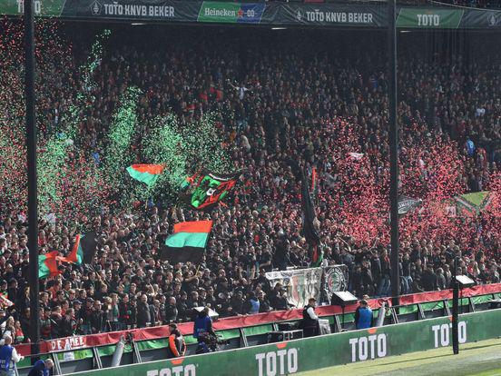 [Gezocht] Bekerfinale NEC - AZ tickets, Twee personen, April