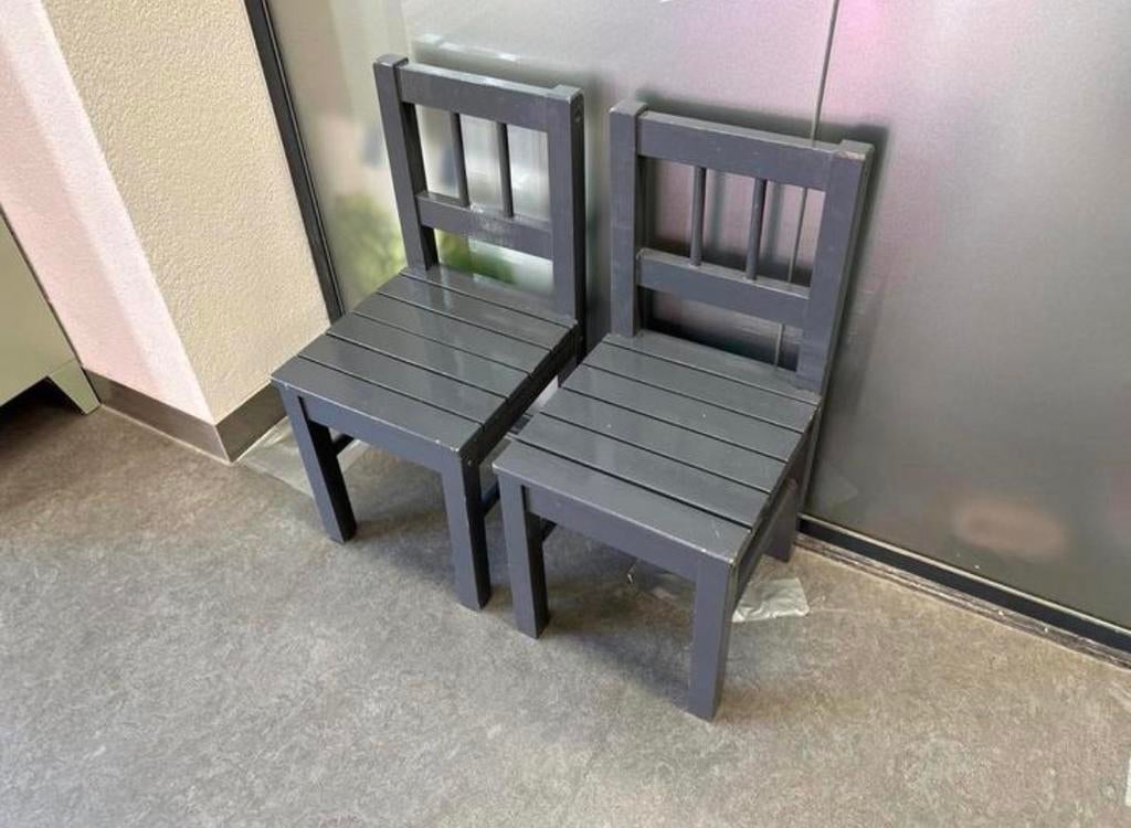 Twee houten kinderstoeltjes, Ophalen of Verzenden, Gebruikt, Overige typen