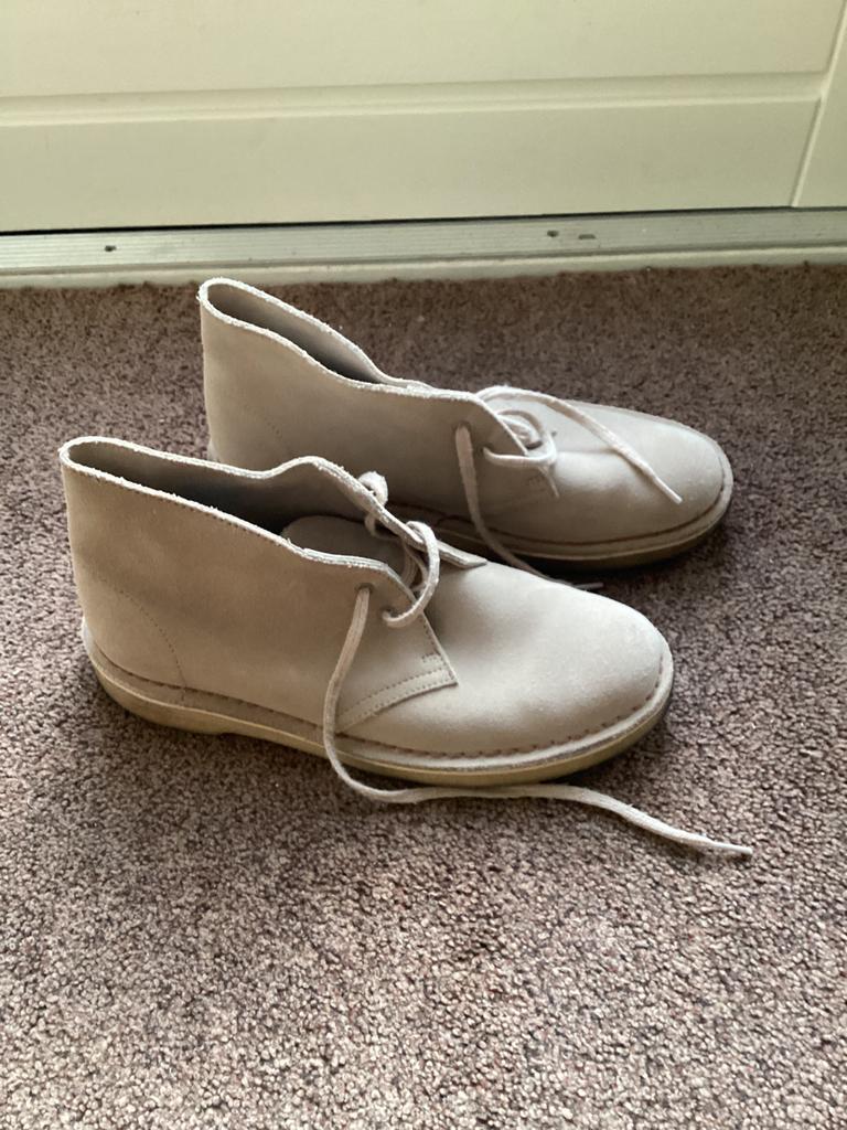 NIEUWE Clarks Desert boots. Maat 39. Unisex., Beige, Overige typen, Nieuw, Ophalen of Verzenden
