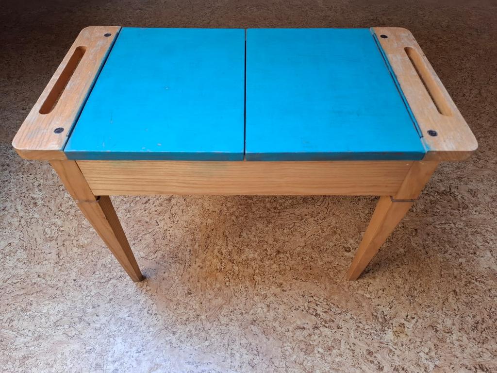 Oud houten naai tafeltje te koop., Antiek en Kunst, Ophalen