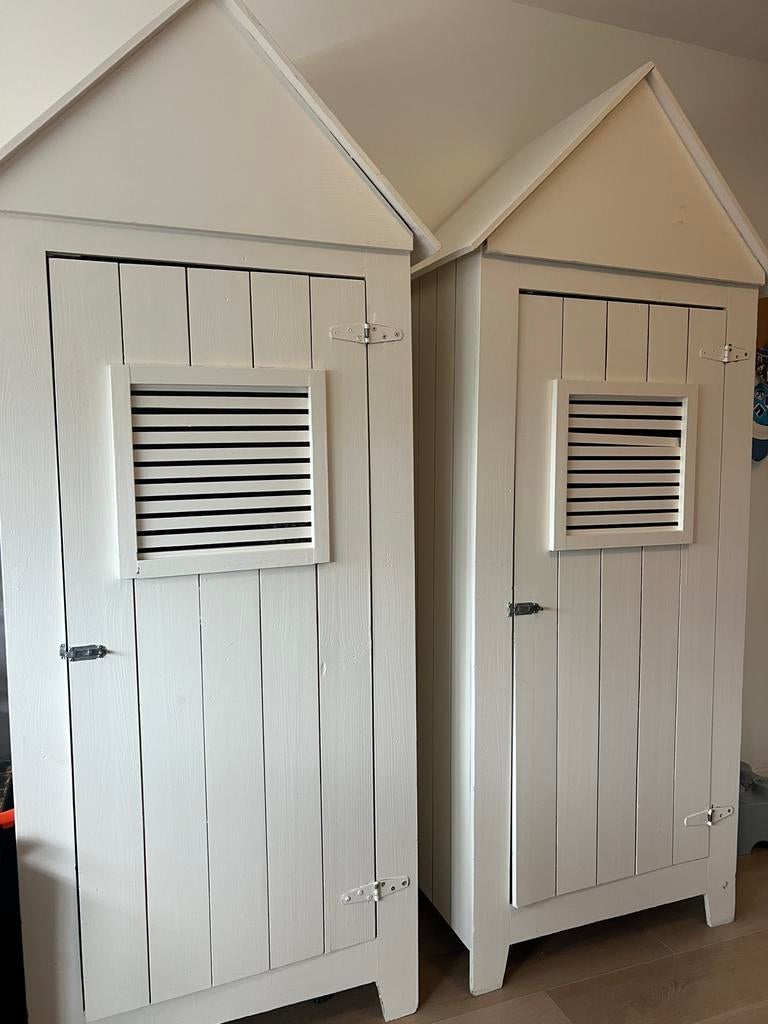 2 Kinder kledingkasten met dakje, Huis en Inrichting, Kasten | Kledingkasten, Gebruikt, 150 tot 200 cm, 25 tot 50 cm, Overige houtsoorten