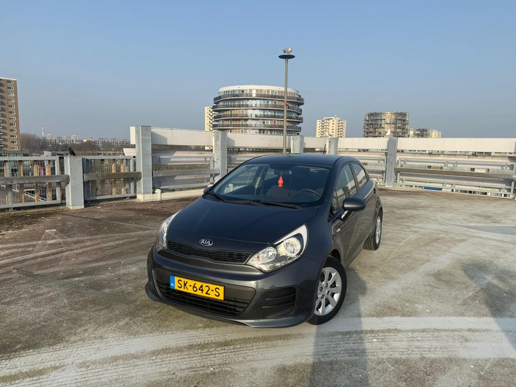 Kia Rio 1.2 I 5DRS 2016 Grijs, Auto's, Voorwielaandrijving, 40 €/maand, Euro 6, 4 cilinders