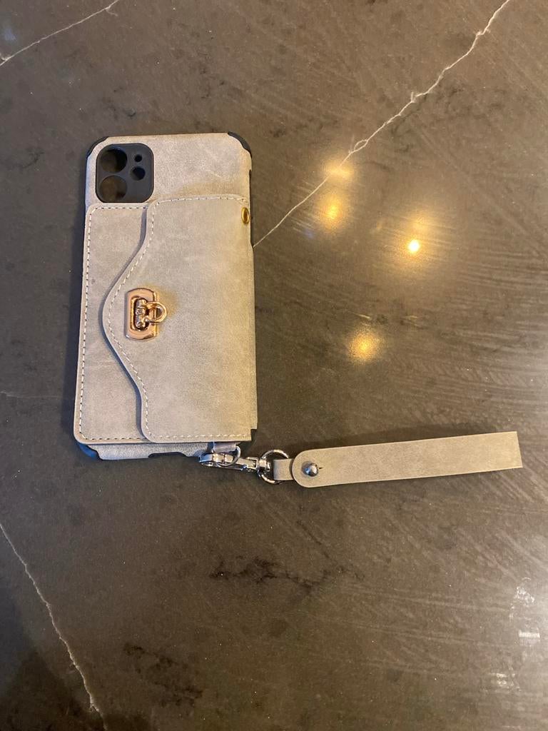Stijlvol iPhone 11 Pro Max Hoesje met Polsbandje NIEUW, Ophalen, Zo goed als nieuw, IPhone 11 Pro Max, Hoesje of Tasje