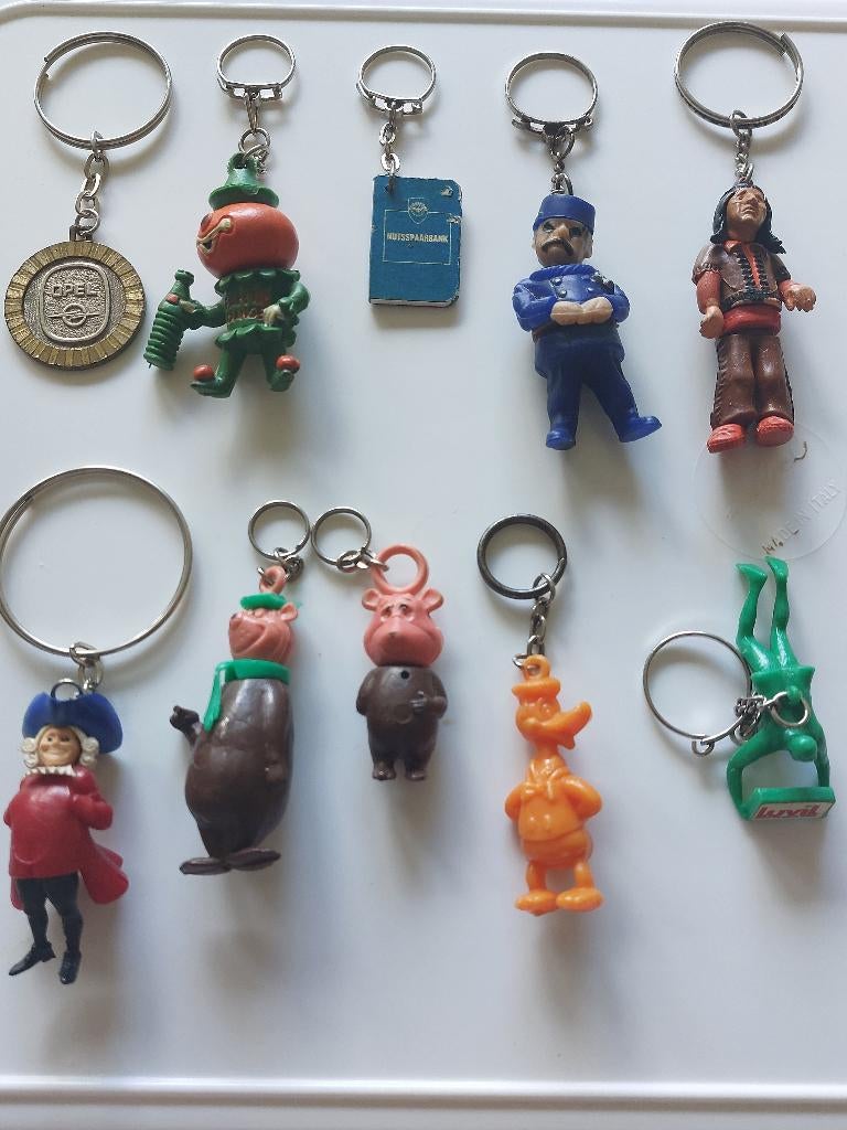 sleutelhangers, 27 stuks jaren '60 , zie omschrijving, Verzamelen, Ophalen of Verzenden, Gebruikt, Overige typen
