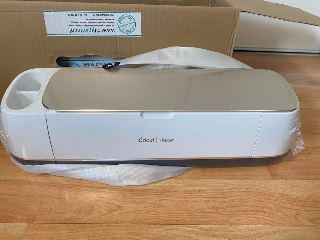 Cricut Maker Origineel - Nieuw  met Vinyl en tools, Ophalen of Verzenden, Nieuw, Gereedschap of Toebehoren