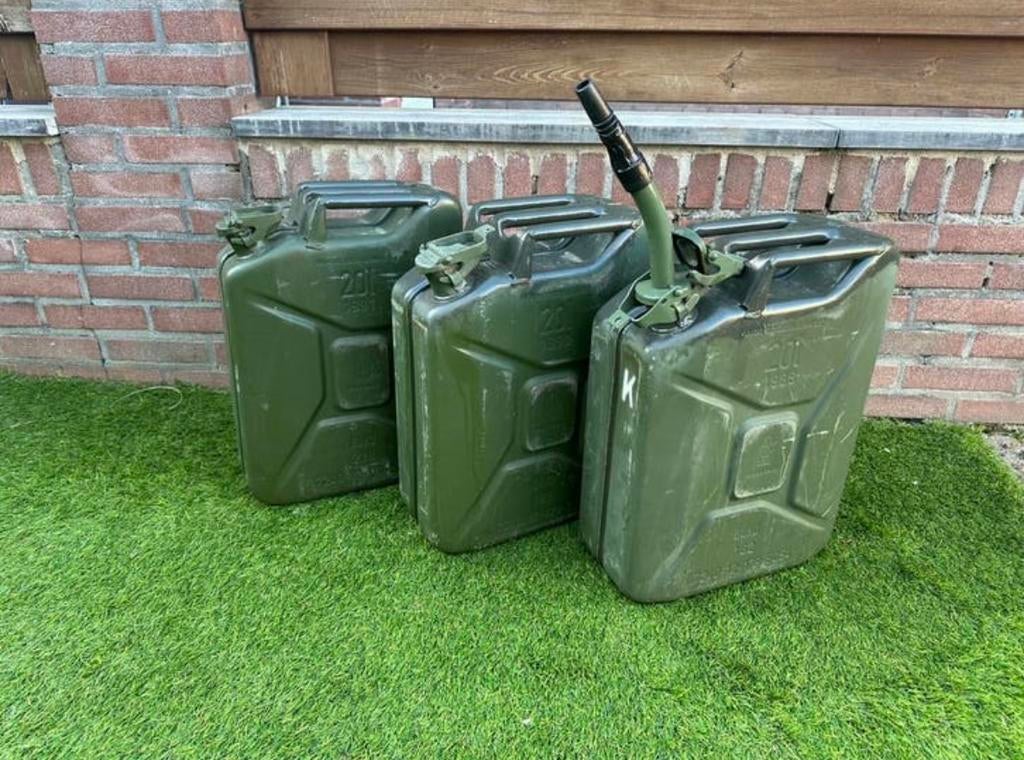 Metalen jerrycans 20L, Ophalen, Gebruikt