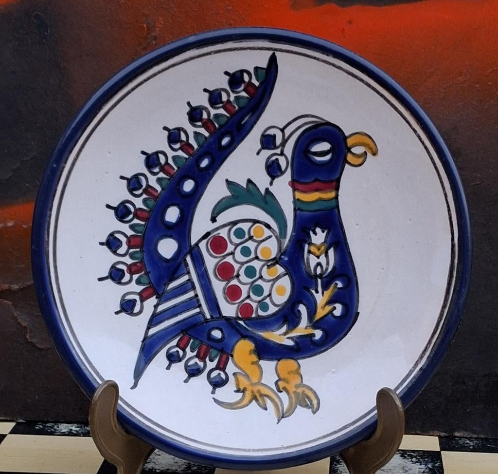 Wandbord. Pauw.  Handpainted.  Noord Afrika? 18.5 cm., Ophalen