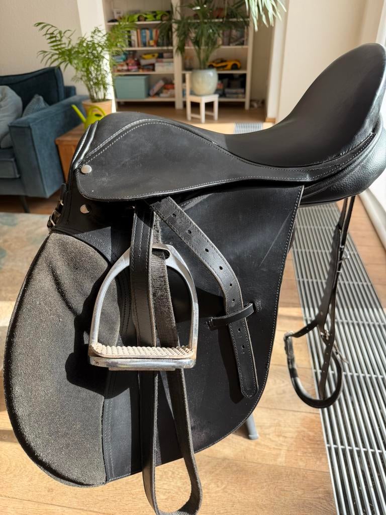 Zadel  met beugels, staartriem en bokriem, Ophalen, Gebruikt, Recreatie