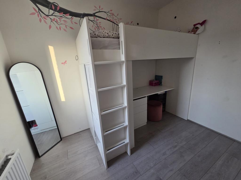 Bed en bureau, Ophalen, Zo goed als nieuw, Hoogslaper