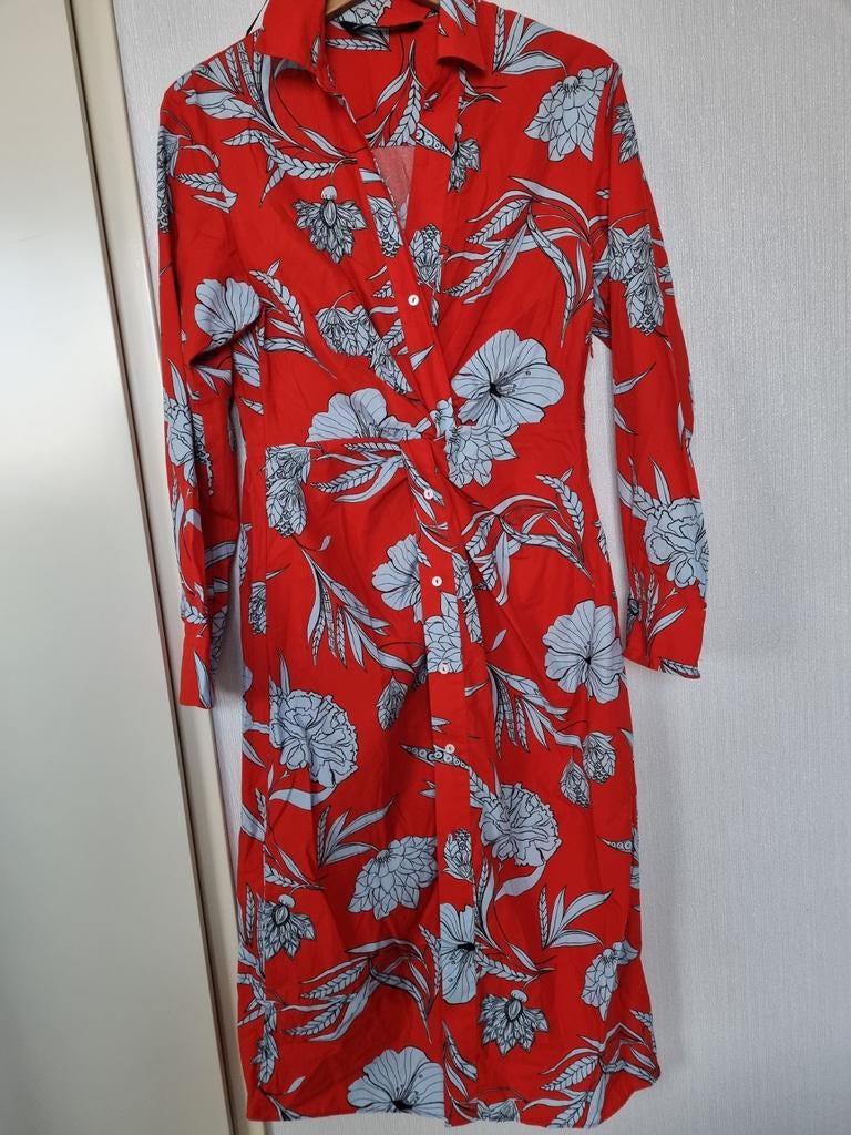 Rode Zara jurk met bloemenprint - Maat XS, Kleding | Dames, Jurken, Ophalen of Verzenden