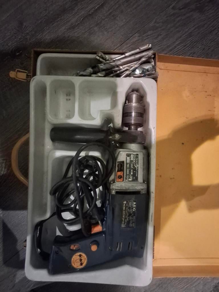 Aeg boormachine, Ophalen of Verzenden, Gebruikt, Boormachine
