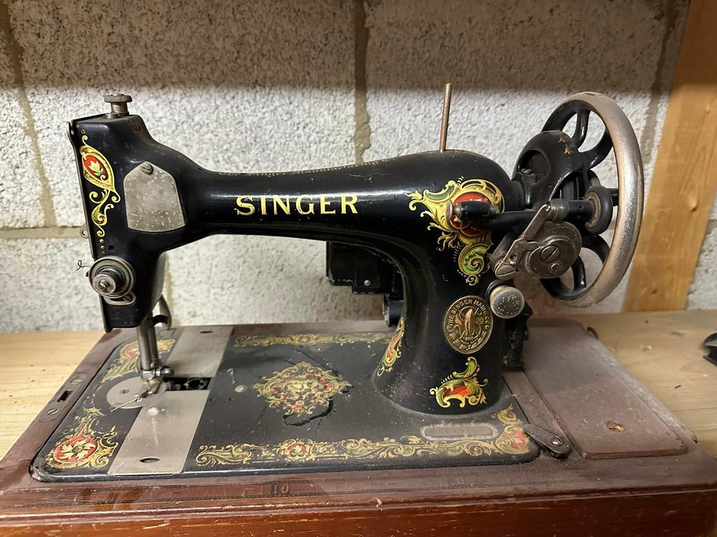 Vintage Singer naaimachine met houten koffer en pedaal, Ophalen