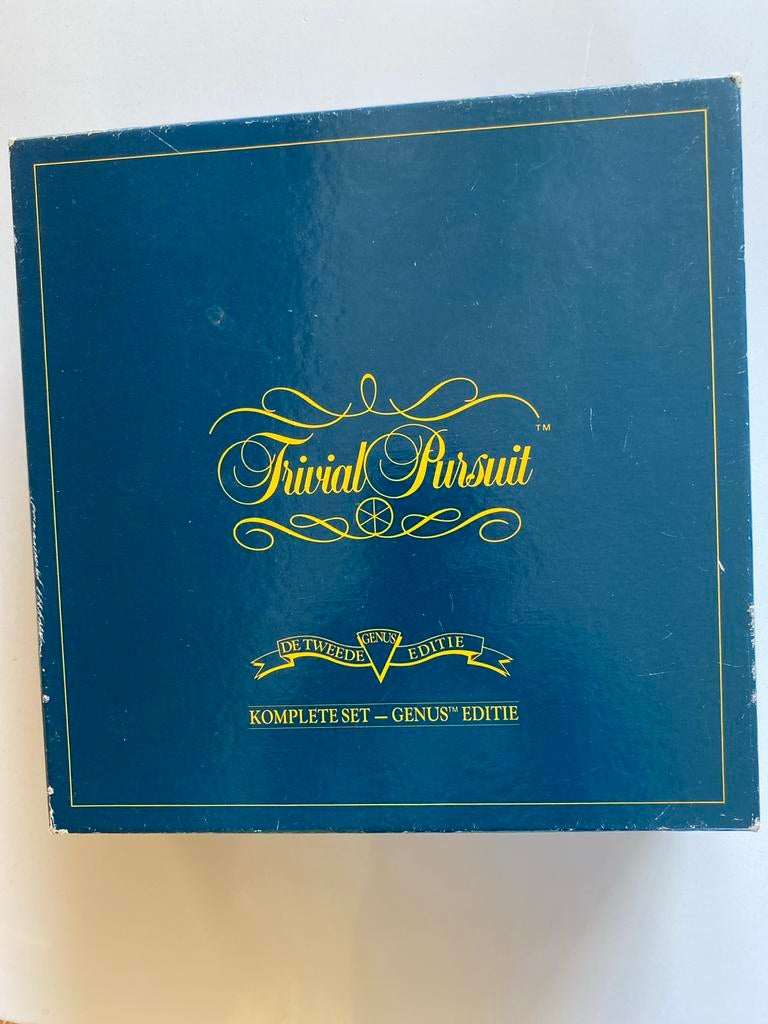 Trivial Pursuit Genus Editie - De Tweede Editie, Hobby en Vrije tijd, Gezelschapsspellen | Bordspellen, Drie of vier spelers, Ophalen of Verzenden