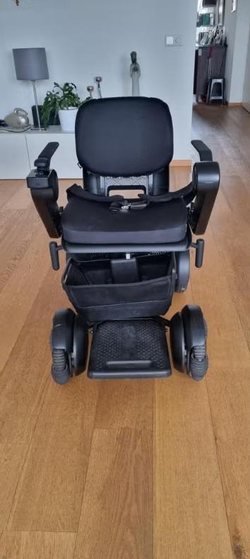 Whill C2 elec. rolstoel, kleine draaicirkel, draait om as, Ophalen, Inklapbaar, Nieuw, Elektrische rolstoel