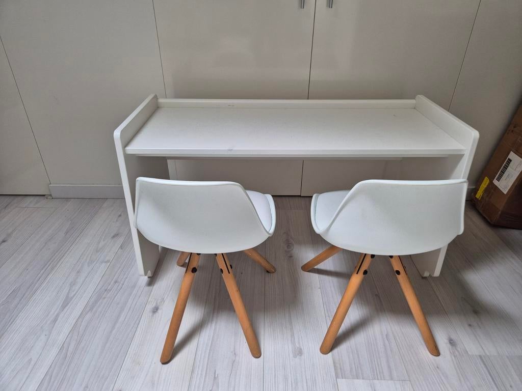 Kinderbureau met twee stoeltjes - Wit, Ophalen, Gebruikt, Tafel(s) en Stoel(en)