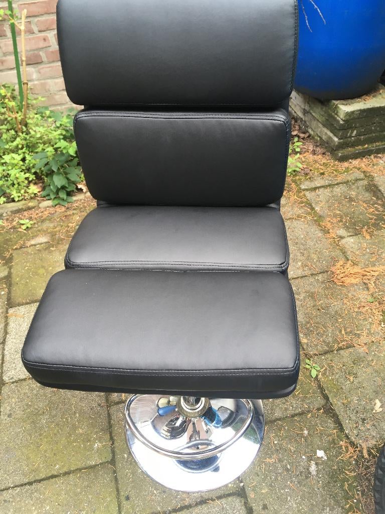 Barkruk Leverpool, 1 stuk, nieuw in een doos, Huis en Inrichting, Barkrukken, Ophalen, 60 tot 90 cm, Nieuw, 1 kruk