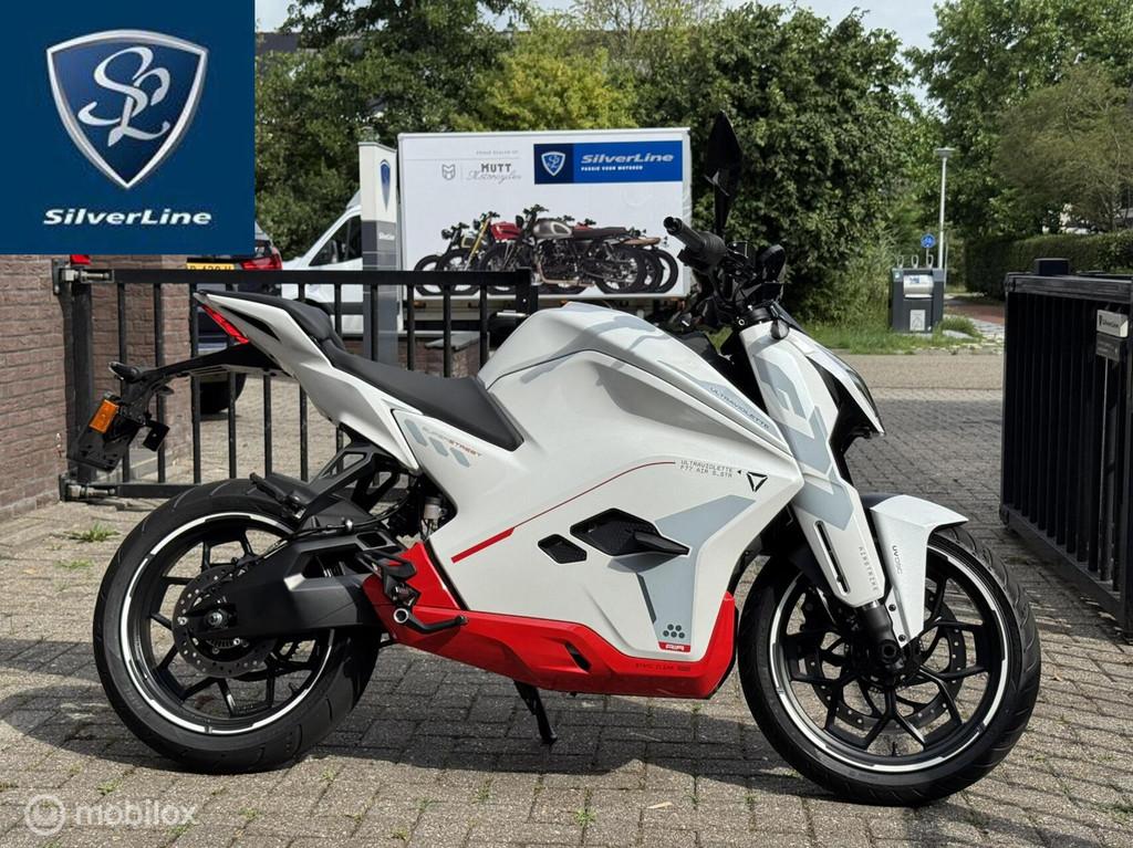 Nieuw: Ultraviolette F77 Super Street 100% elektrisch, Motoren, Bedrijf, Toermotor, 11 kW of minder, Traction Control