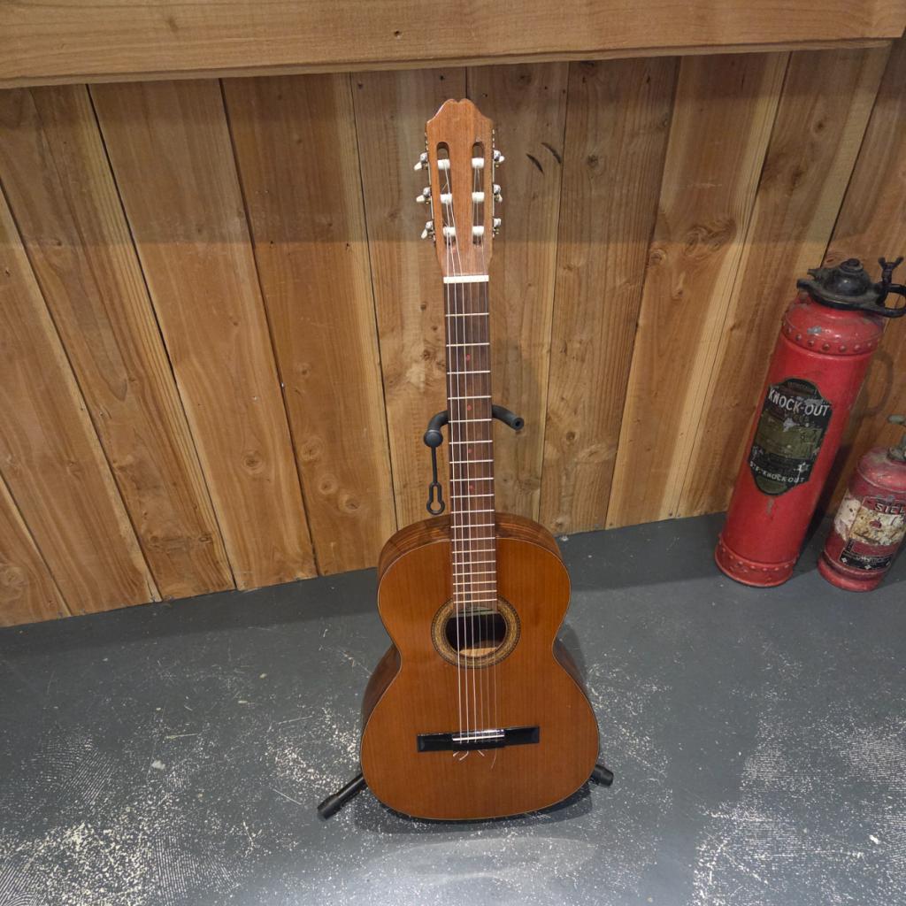 Juan Salvador Modelo 7 Spaanse Gitaar | In Nette Staat, Flex Ltd., Zo goed als nieuw, https://flex.com/contact-us, Nobelstraat 10, 5807 GA Oostrum