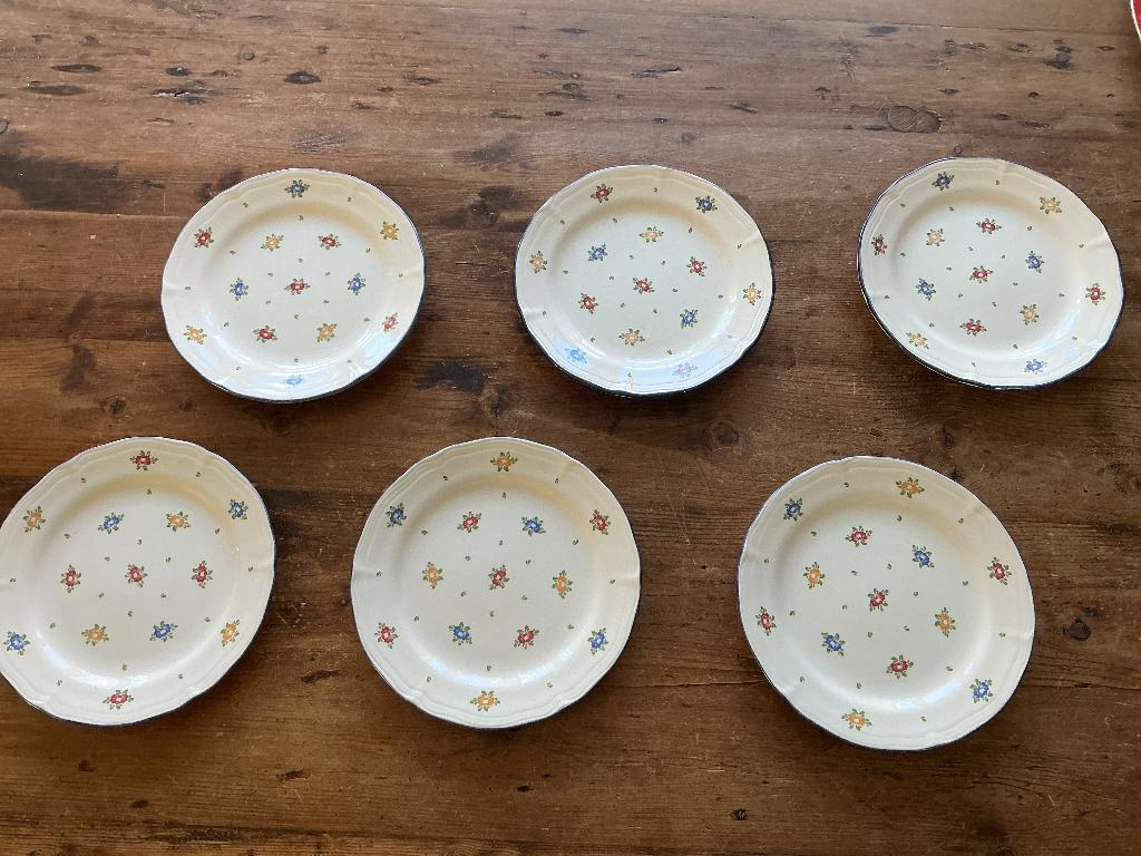 Borden  Zeller Petit Rose', Ophalen, Keramiek, Zo goed als nieuw, Bord(en)