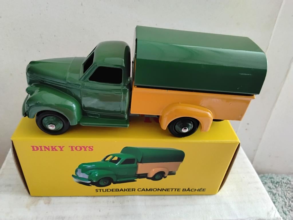 DINKY TOYS  ATLAS  STUDEBAKER  PICK-UP  MET  HUIF  NO 25 Q, Hobby en Vrije tijd, Modelauto's | 1:43, Ophalen of Verzenden, Zo goed als nieuw