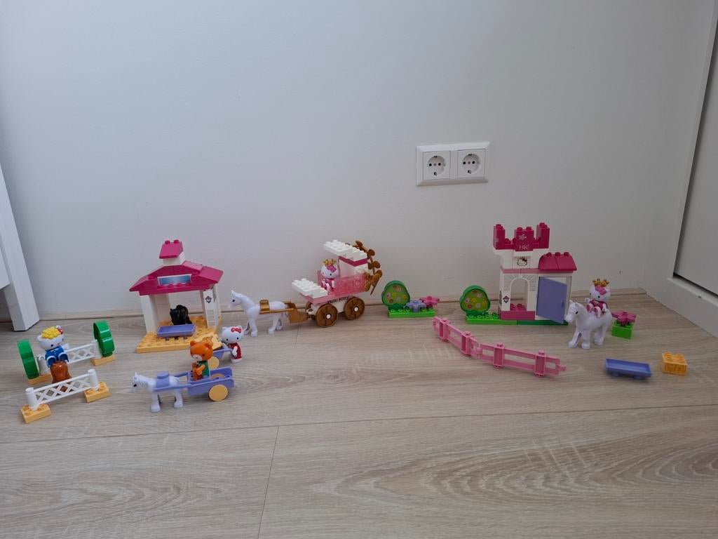 Lego duplo hello kitty : paarden, koets, stal, Ophalen of Verzenden, Zo goed als nieuw, Complete set, Duplo