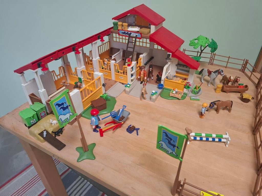 Uitgebreide Playmobil manege 4190 met extra springparcour, Ophalen of Verzenden, Gebruikt, Complete set