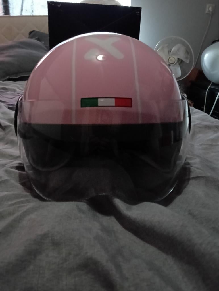 roze helm, Fietsen en Brommers, Brommerhelmen, Ophalen of Verzenden, Zo goed als nieuw
