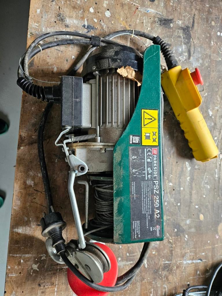 Takel lier katrol, Ophalen of Verzenden, Zo goed als nieuw