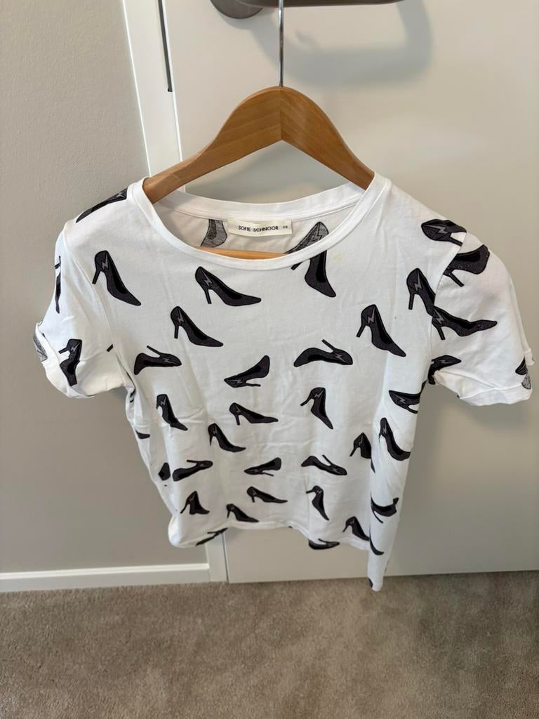 T-shirt met schoentjes er op ., Ophalen of Verzenden, Zo goed als nieuw, Maat 34 (XS) of kleiner, Korte mouw