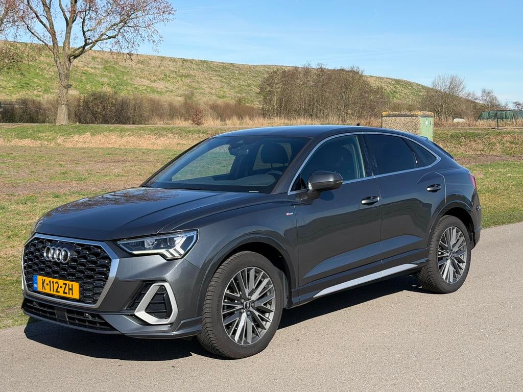 Audi Q3 35 Tfsi 150pk S Tronic 2021 Grijs, Auto's, Audi, 1498 cc, 4 cilinders, 1505 kg, Particulier