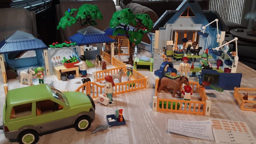 4343 dierenkliniek 44 verzorg 45 auto 46 o.kamer, Ophalen of Verzenden, Zo goed als nieuw, Complete set