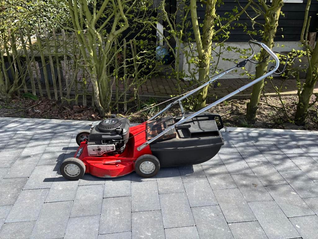 Rover benzinemaaier met Briggs & Stratton 5,5PK motor, Tuin en Terras, Grasmaaiers, Ophalen, Cirkelmaaier, Gebruikt, Opvangbak