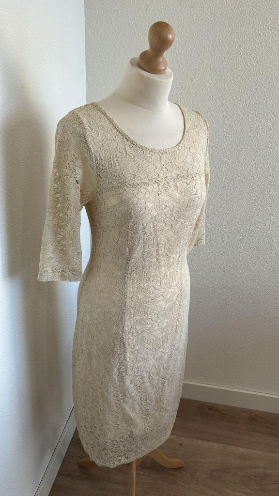 King Louie maat M feest kanten jurk 811, Maat 38/40 (M), Beige, Ophalen of Verzenden, Zo goed als nieuw