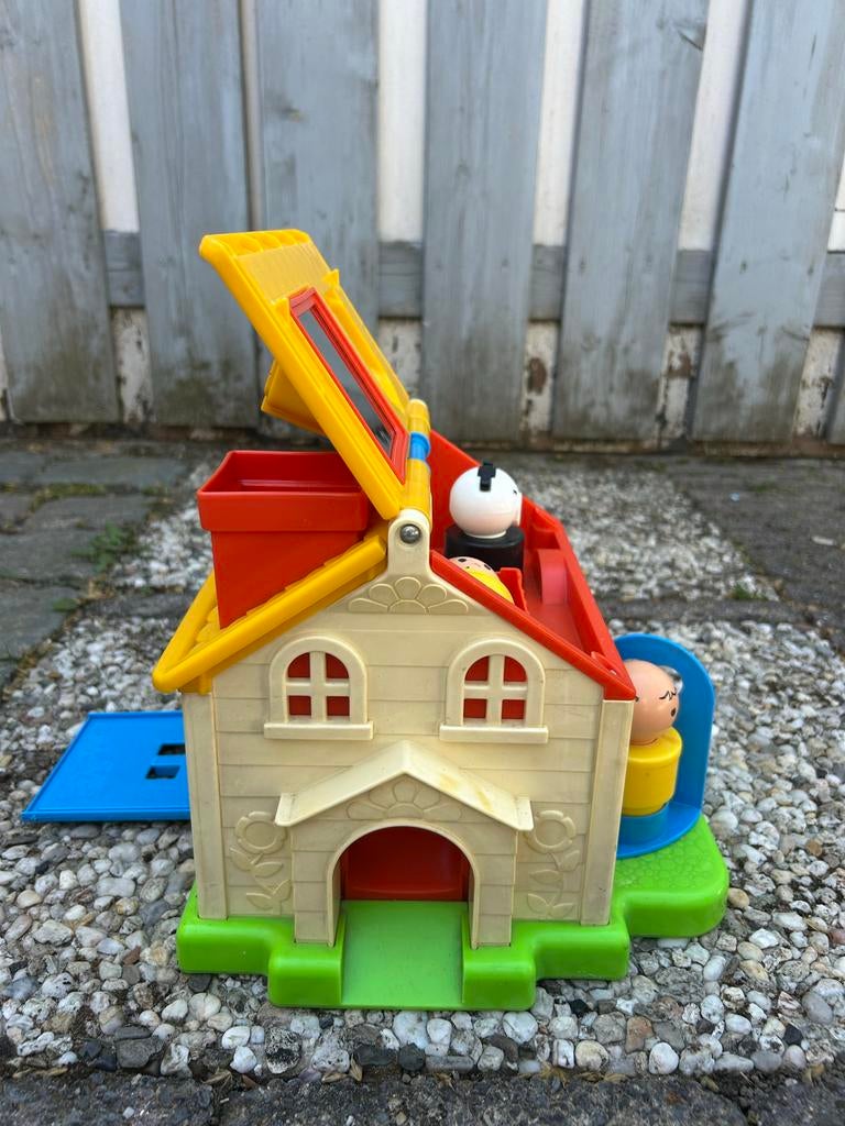 Fisher-Price speelhuis uit 1984 met 6 poppetjes, Ophalen of Verzenden, Gebruikt, Speelset, Met geluid
