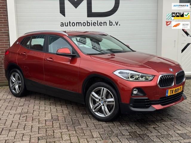 BMW X2 SDrive20i High Executive - Dealer onderhouden-Head-UP, 1998 cc, X2, Zwart, 1435 kg