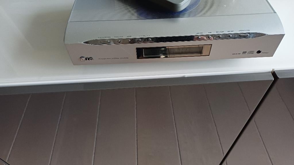 Cdspeler met radio LG, Ophalen, Gebruikt, Overige merken, Met radio