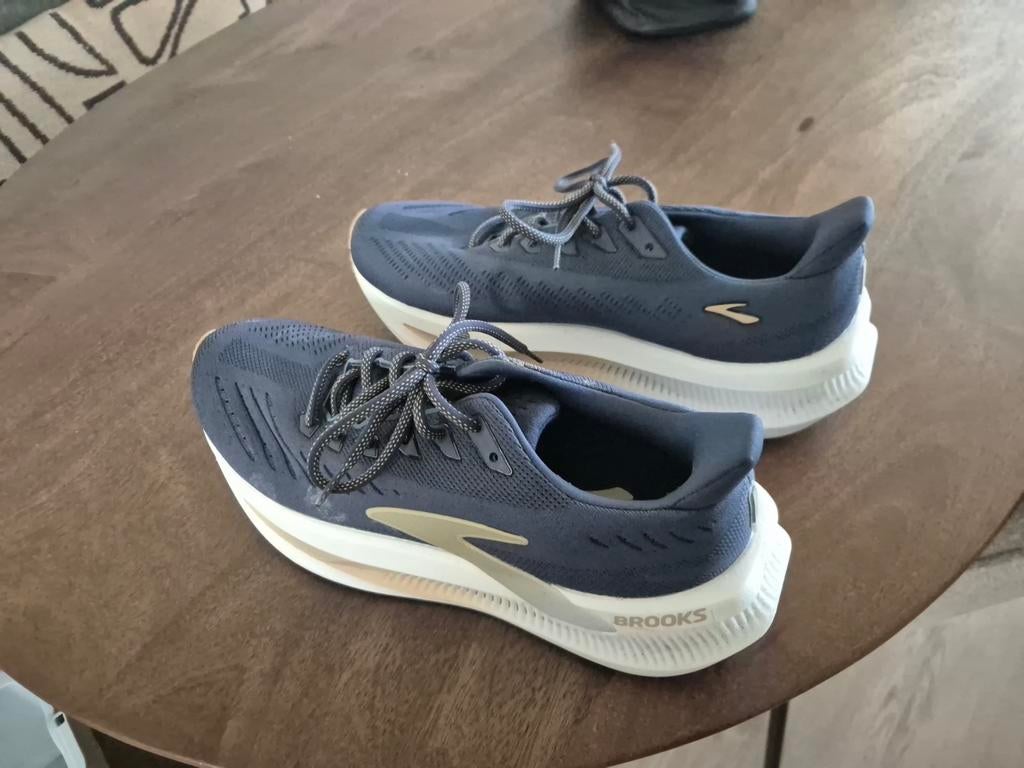 Brooks Glycerin Max 2, Sieraden, Tassen en Uiterlijk, Zonnebrillen en Brillen | Dames, Ophalen of Verzenden, Zo goed als nieuw