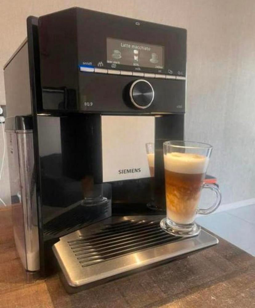 Siemens koffiemachine EQ9 S300, Ophalen of Verzenden, Zo goed als nieuw, Koffiemachine